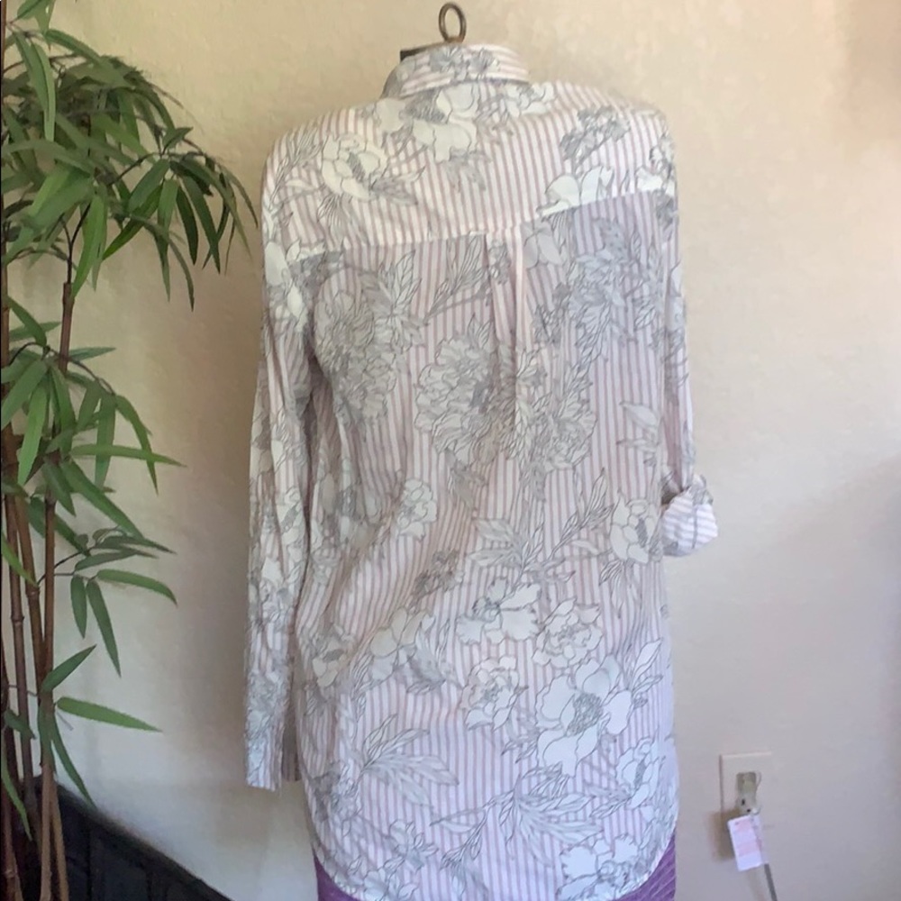 Express button down blouse - Picture 4 of 4